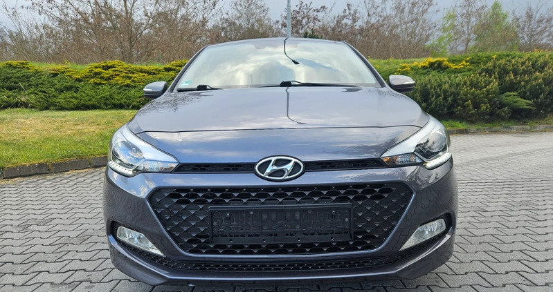 Hyundai i20 cena 39900 przebieg: 200000, rok produkcji 2015 z Iłowa małe 191